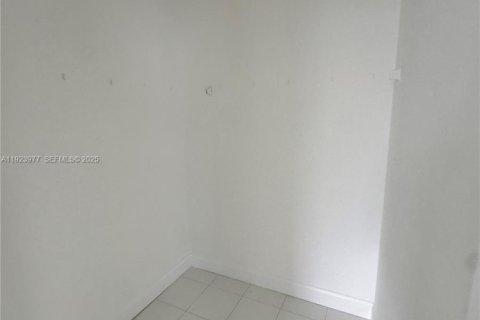 Propiedad comercial en venta en Miami, Florida, 284.65 m2 № 1982702 - foto 17