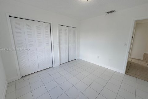 Propiedad comercial en venta en Miami, Florida, 284.65 m2 № 1982702 - foto 14