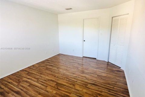 Copropriété à vendre à Miami, Floride: 2 chambres, 100.71 m2 № 2416079 - photo 20