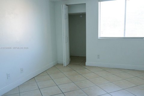 Copropriété à vendre à Miami, Floride: 2 chambres, 100.71 m2 № 2416079 - photo 12