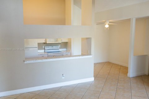 Copropriété à vendre à Miami, Floride: 2 chambres, 100.71 m2 № 2416079 - photo 28