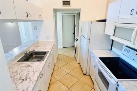 Copropriété à vendre à Miami, Floride: 2 chambres, 100.71 m2 № 2416079 - photo 5