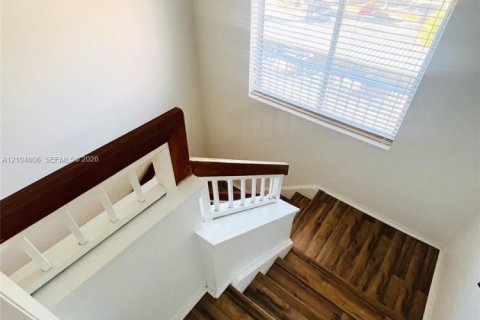 Copropriété à vendre à Miami, Floride: 2 chambres, 100.71 m2 № 2416079 - photo 21