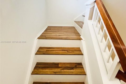 Copropriété à vendre à Miami, Floride: 2 chambres, 100.71 m2 № 2416079 - photo 16