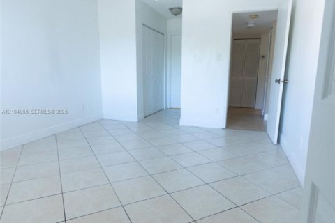 Copropriété à vendre à Miami, Floride: 2 chambres, 100.71 m2 № 2416079 - photo 13