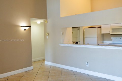 Copropriété à vendre à Miami, Floride: 2 chambres, 100.71 m2 № 2416079 - photo 2