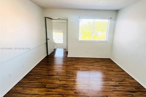 Copropriété à vendre à Miami, Floride: 2 chambres, 100.71 m2 № 2416079 - photo 19