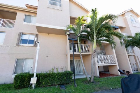 Copropriété à vendre à Miami, Floride: 2 chambres, 100.71 m2 № 2416079 - photo 25