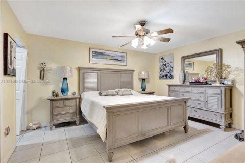 Villa ou maison à vendre à West Palm Beach, Floride: 3 chambres, 269.42 m2 № 1959950 - photo 11