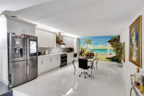 Villa ou maison à vendre à West Palm Beach, Floride: 3 chambres, 269.42 m2 № 1959950 - photo 17