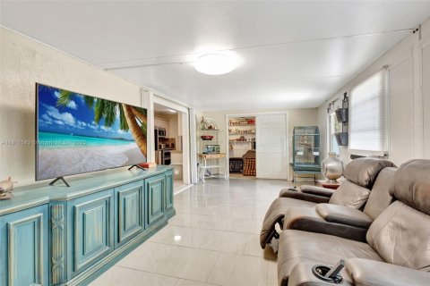 Villa ou maison à vendre à West Palm Beach, Floride: 3 chambres, 269.42 m2 № 1959950 - photo 10