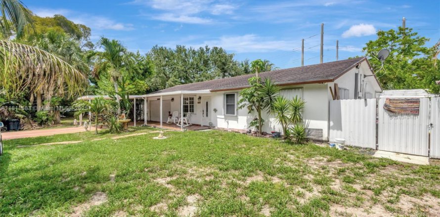 Villa ou maison à West Palm Beach, Floride 3 chambres, 269.42 m2 № 1959950