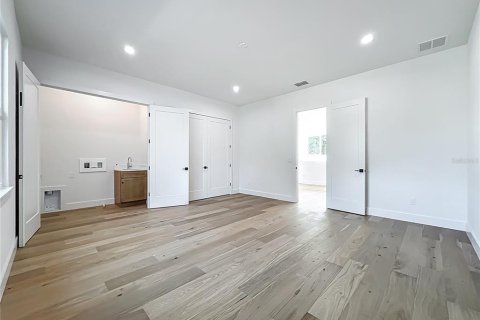 Casa en venta en Orlando, Florida, 4 dormitorios, 381.92 m2 № 1549336 - foto 22