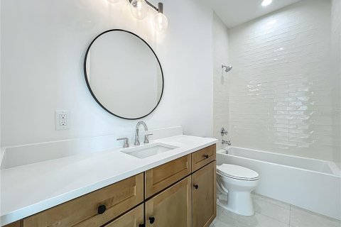 Casa en venta en Orlando, Florida, 4 dormitorios, 381.92 m2 № 1549336 - foto 24