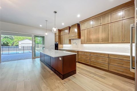 Casa en venta en Orlando, Florida, 4 dormitorios, 381.92 m2 № 1549336 - foto 7