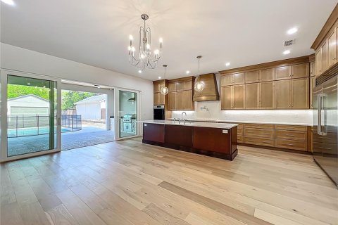 Casa en venta en Orlando, Florida, 4 dormitorios, 381.92 m2 № 1549336 - foto 8