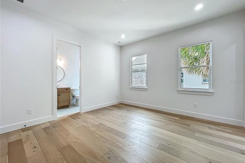 Casa en venta en Orlando, Florida, 4 dormitorios, 381.92 m2 № 1549336 - foto 25