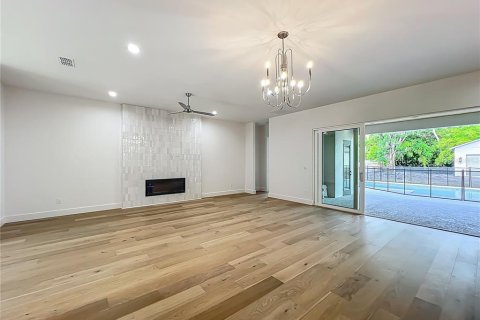Casa en venta en Orlando, Florida, 4 dormitorios, 381.92 m2 № 1549336 - foto 12