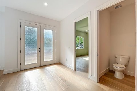 Casa en venta en Orlando, Florida, 4 dormitorios, 381.92 m2 № 1549336 - foto 3