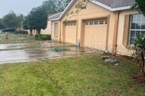 House in Ocala, Florida 2 bedrooms, 1439.15 sq.m. № 2214185