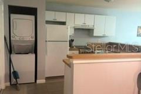 House in Ocala, Florida 2 bedrooms, 1439.15 sq.m. № 2214185 - photo 8