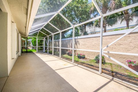 House in Jupiter, Florida 3 bedrooms, 153.1 sq.m. № 2187133 - photo 24