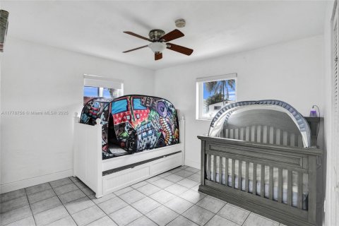 House in Dania Beach, Florida 5 bedrooms, 163.79 sq.m. № 1714259 - photo 14