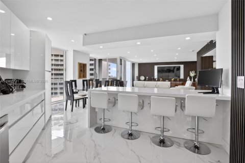 Купить кондоминиум в Авентура, Флорида 3 спальни, 229.47м2, № 2046851 - фото 18