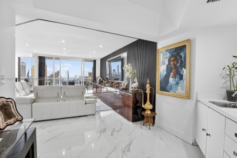 Купить кондоминиум в Авентура, Флорида 3 спальни, 229.47м2, № 2046851 - фото 4