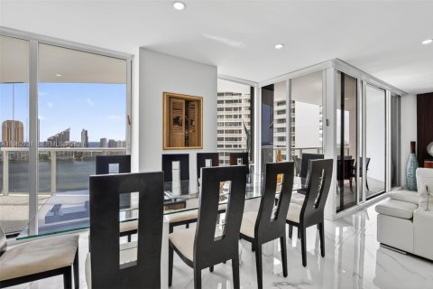 Купить кондоминиум в Авентура, Флорида 3 спальни, 229.47м2, № 2046851 - фото 13