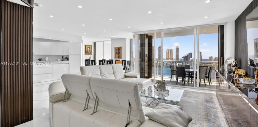 Кондоминиум с 3 спальнями в Авентура, Флорида № 2046851