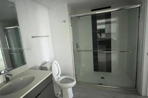 Condo in Miami, Florida, 2 bedrooms  № 2043018 - photo 13
