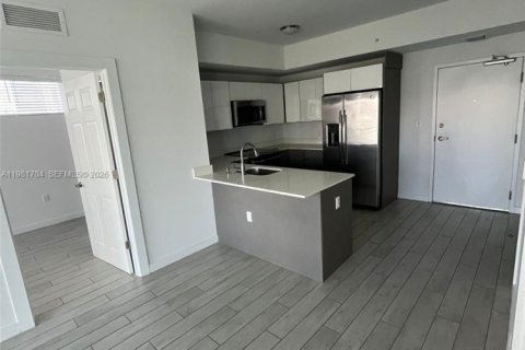 Condo in Miami, Florida, 2 bedrooms  № 2043018 - photo 8