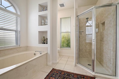 House in Port St. Lucie, Florida 4 bedrooms, 221.29 sq.m. № 2389881 - photo 14