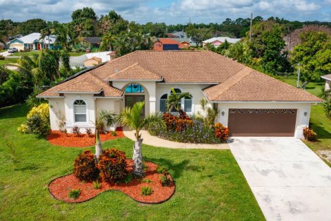 House in Port St. Lucie, Florida 4 bedrooms, 221.29 sq.m. № 2389881