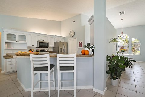 House in Port St. Lucie, Florida 4 bedrooms, 221.29 sq.m. № 2389881 - photo 9