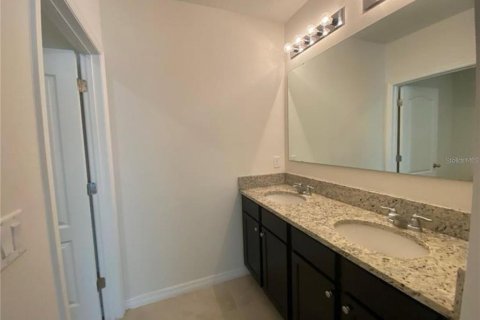 House in Kissimmee, Florida 5 bedrooms, 241.64 sq.m. № 1755023 - photo 14