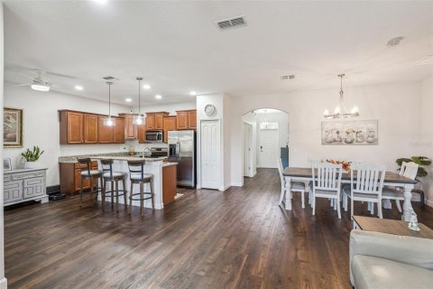 House in Clermont, Florida 3 bedrooms, 146.97 sq.m. № 2431214 - photo 3