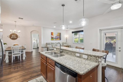 House in Clermont, Florida 3 bedrooms, 146.97 sq.m. № 2431214 - photo 9
