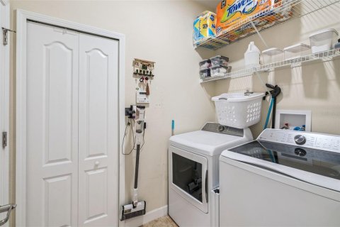 House in Clermont, Florida 3 bedrooms, 146.97 sq.m. № 2431214 - photo 23