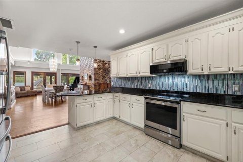 Villa ou maison à vendre à Chuluota, Floride: 5 chambres, 383.5 m2 № 2148140 - photo 19