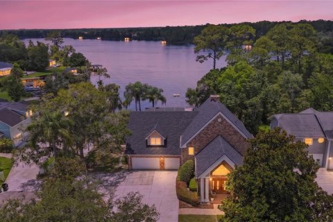 Villa ou maison à vendre à Chuluota, Floride: 5 chambres, 383.5 m2 № 2148140 - photo 2