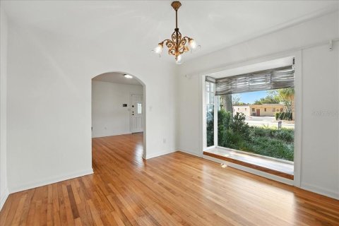 House in Winter Park, Florida 3 bedrooms, 125.33 sq.m. № 1887128 - photo 5