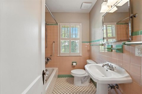 House in Winter Park, Florida 3 bedrooms, 125.33 sq.m. № 1887128 - photo 10