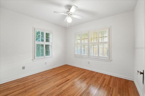 House in Winter Park, Florida 3 bedrooms, 125.33 sq.m. № 1887128 - photo 11