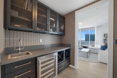 Condo in Miami, Florida, 4 bedrooms № 2153028 - photo 29