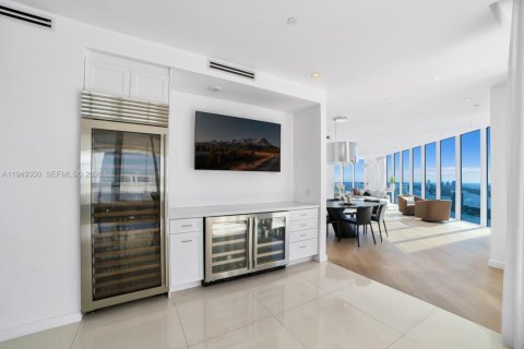 Condo in Miami, Florida, 4 bedrooms № 2153028 - photo 7