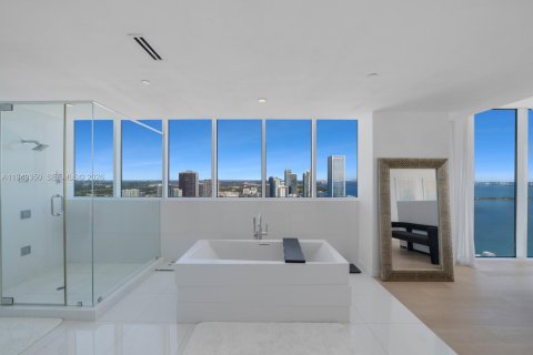 Condo in Miami, Florida, 4 bedrooms № 2153028 - photo 20
