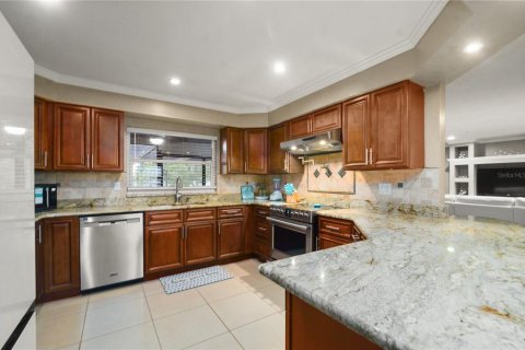 Villa ou maison à vendre à Haines City, Floride: 4 chambres, 217.58 m2 № 1784316 - photo 14