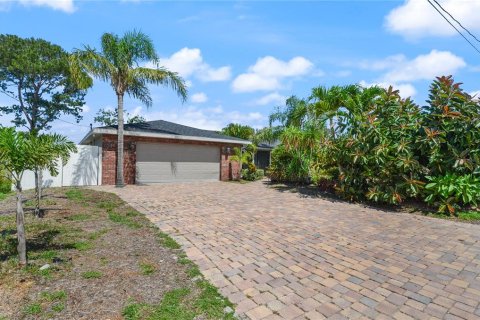 Villa ou maison à vendre à Haines City, Floride: 4 chambres, 217.58 m2 № 1784316 - photo 2